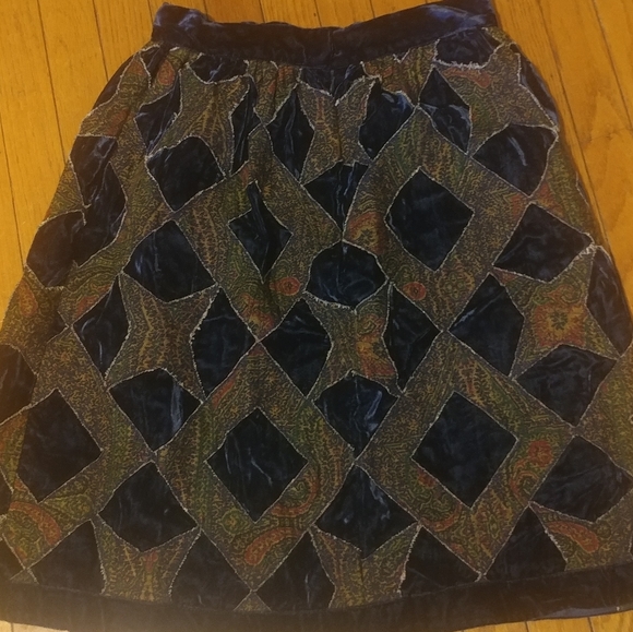 COPY - Anna Sui Velvet Skirt - Picture 4 of 4